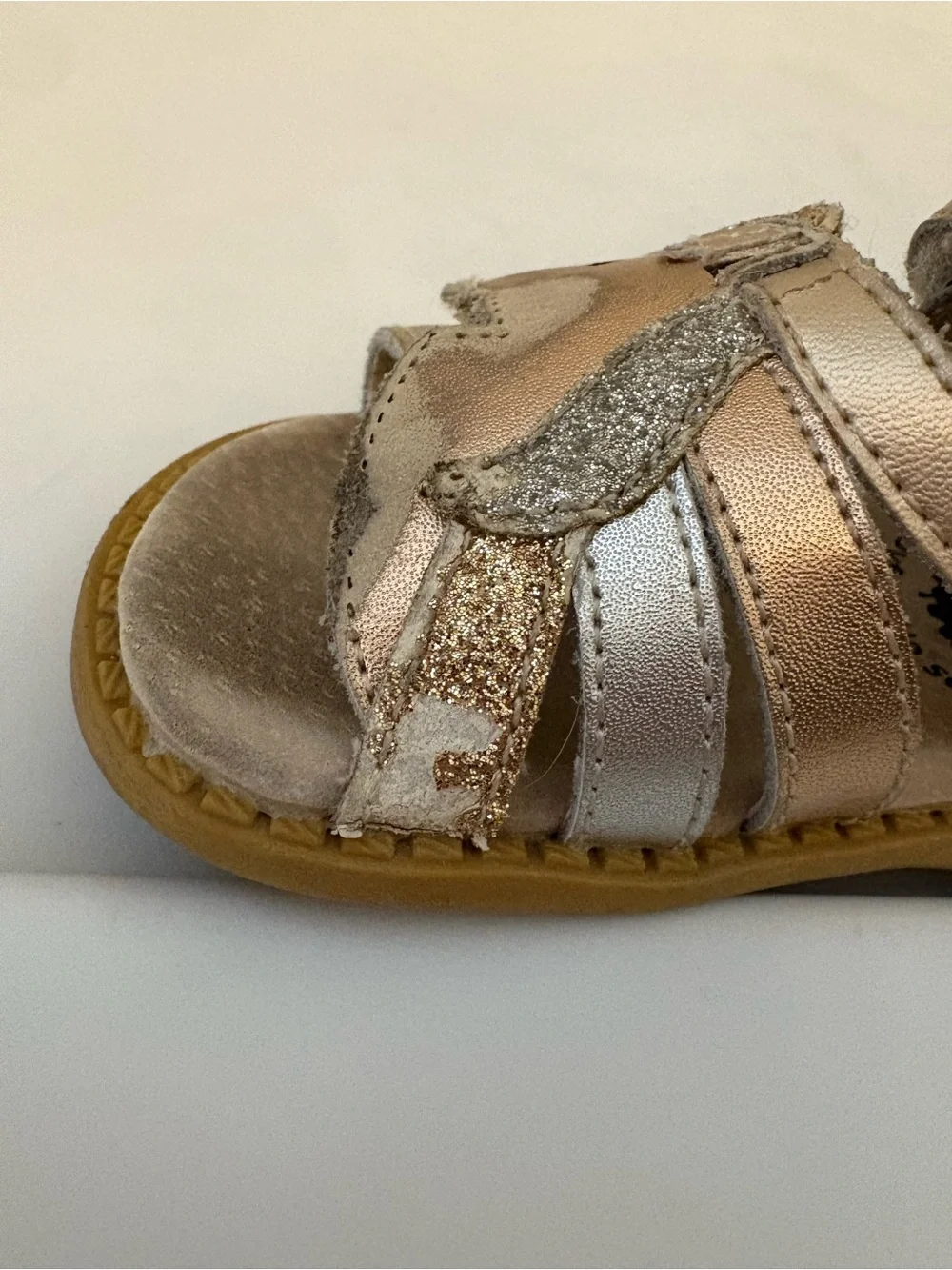 Livie & Luca metallic gold silver unicorn sandals PLAY size 4